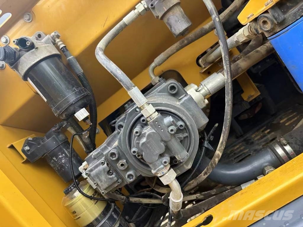 XCMG XE 245 DK Telakaivukoneet