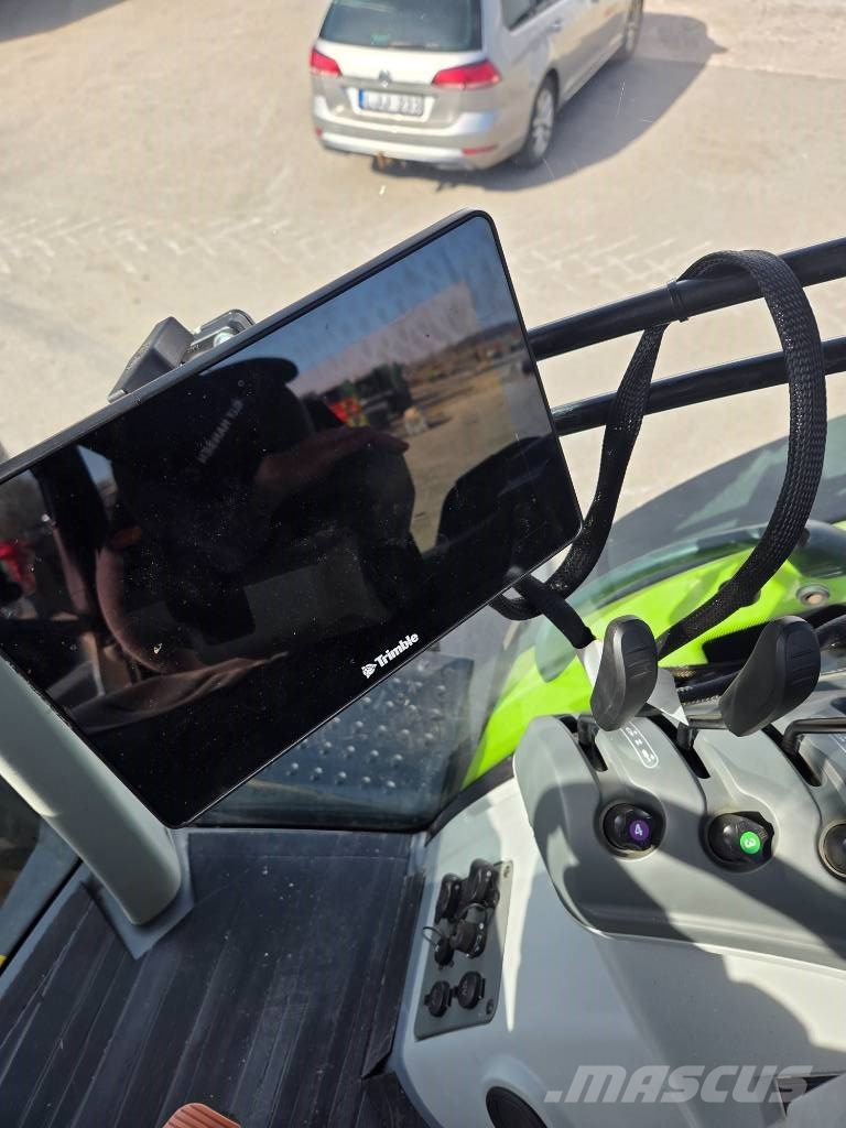 CLAAS Axion 830 CIS Traktori