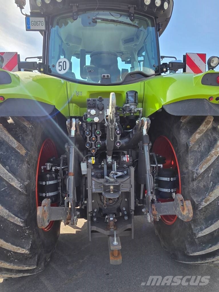 CLAAS Axion 830 CIS Traktori