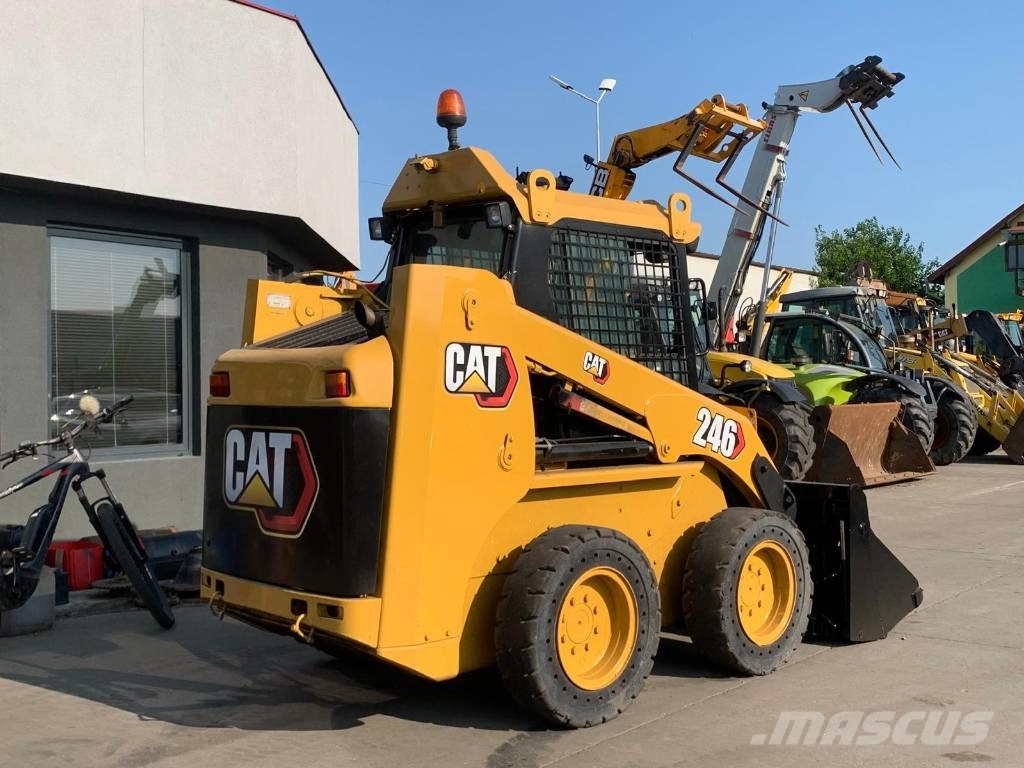 CAT 246 Kompaktrakodók