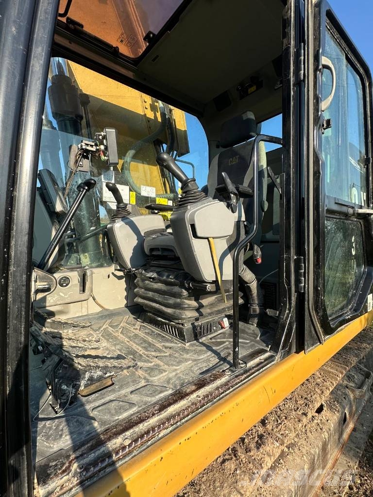 CAT 323FLN Rupsgraafmachines