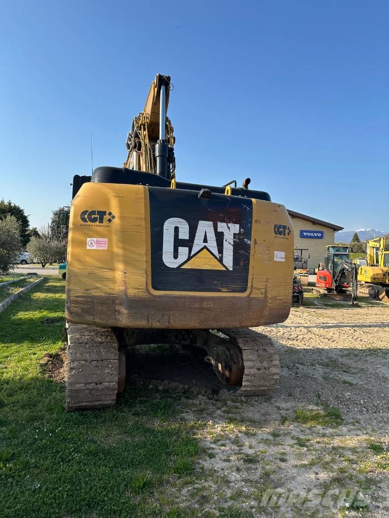 CAT 323FLN Rupsgraafmachines