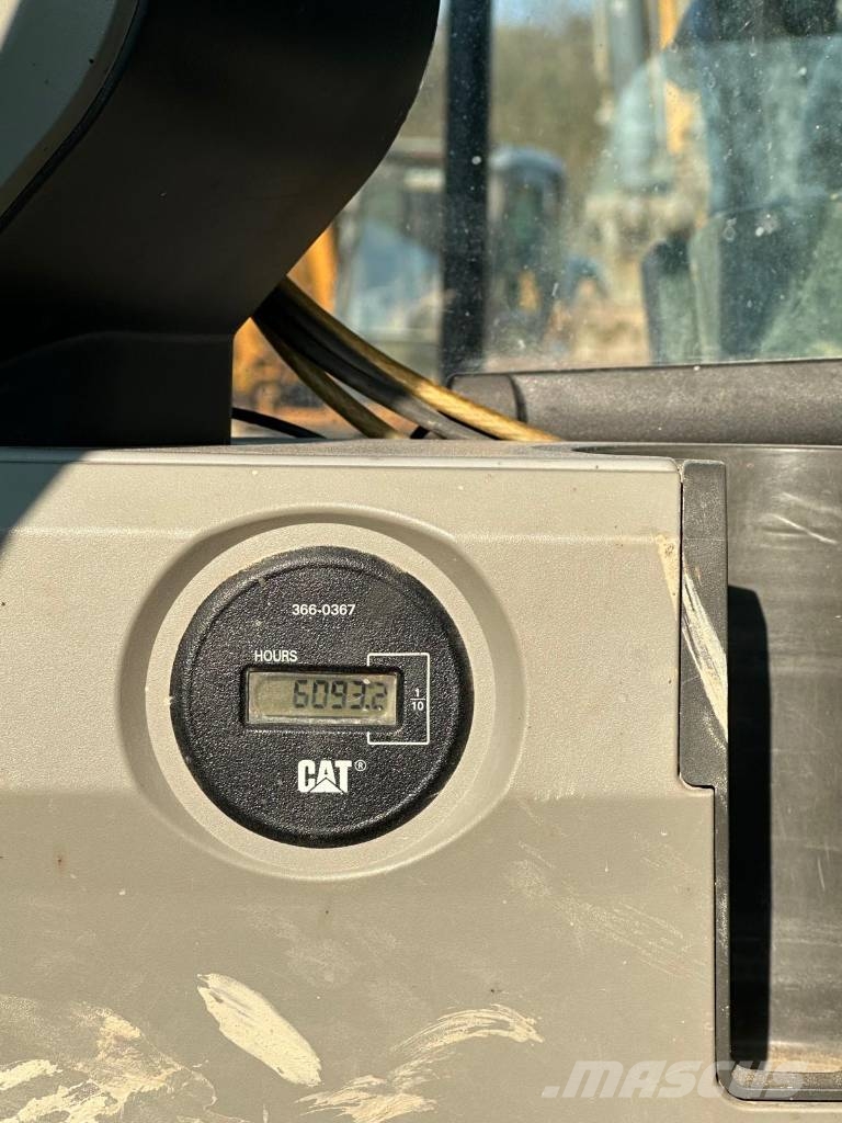 CAT 323FLN Rupsgraafmachines