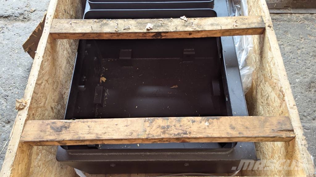 Komatsu WA600-8 BATTERY BOX 426-06-61211 Chassis and suspension