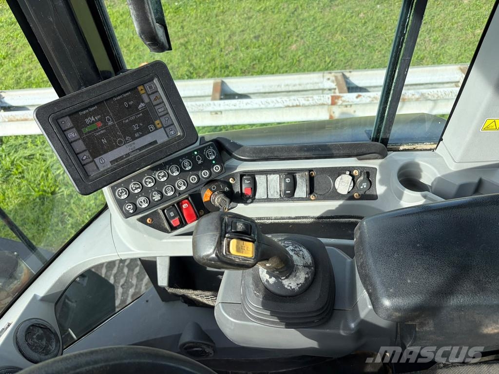 CAT 930M Kolesni nakladalci