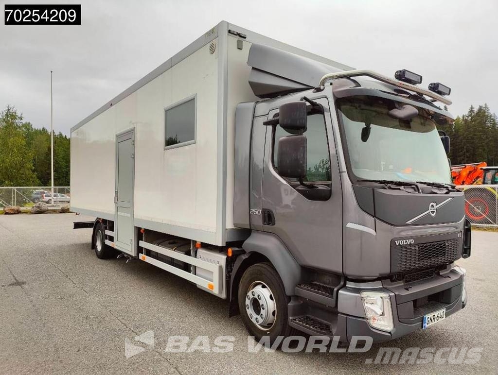 Volvo FL 250 4X2 14tonner Automatic Exhibition truck EUR Camiones con caja de remolque