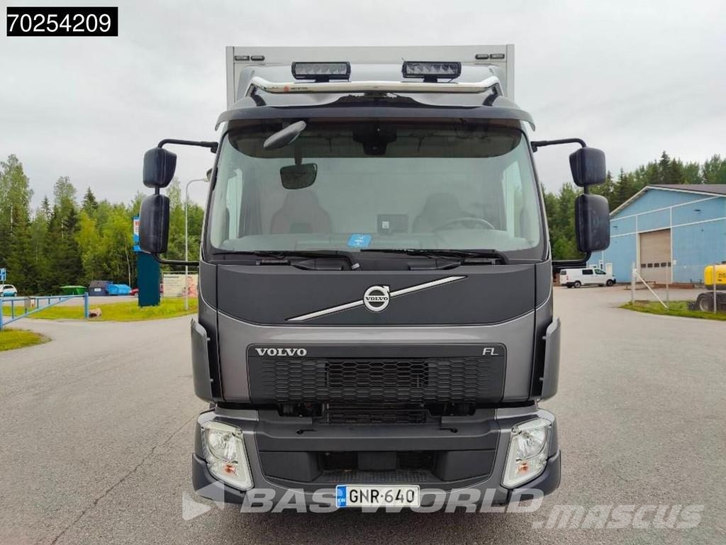 Volvo FL 250 4X2 14tonner Automatic Exhibition truck EUR Camiones con caja de remolque