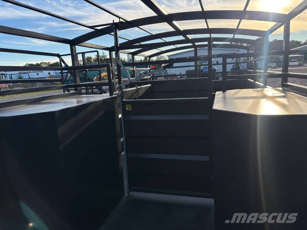 Mustang MA 640 Djurtransport Kitos priekabos