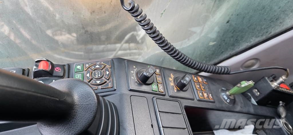 Volvo EC 300 EL حفارات زحافة