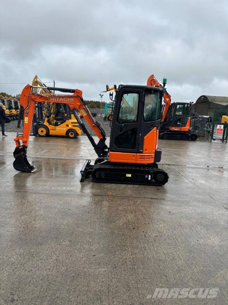 Hitachi ZX26U-6CR Mini bageri <7t