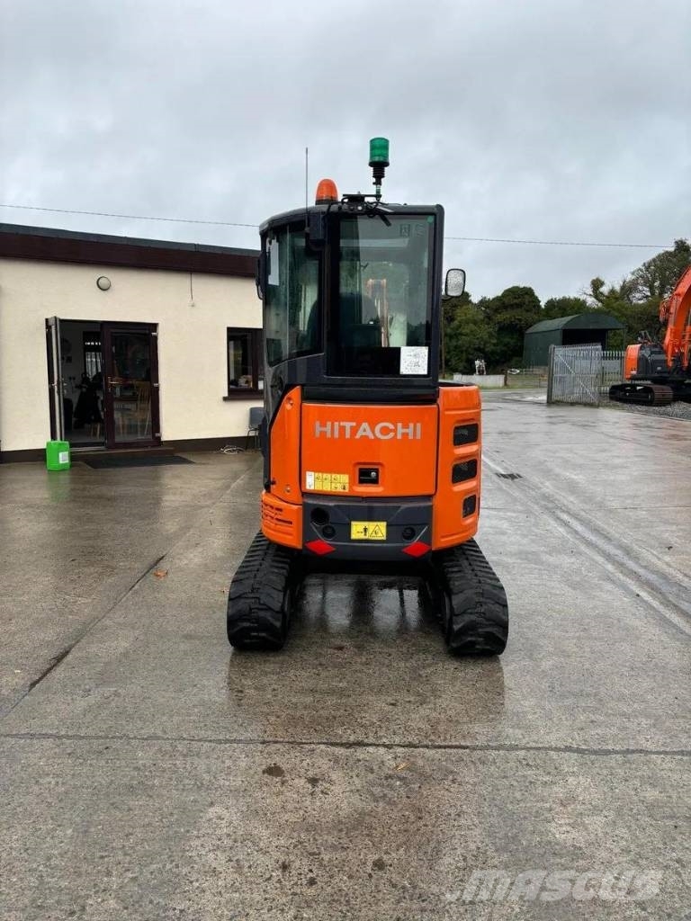 Hitachi ZX26U-6CR Mini bageri <7t