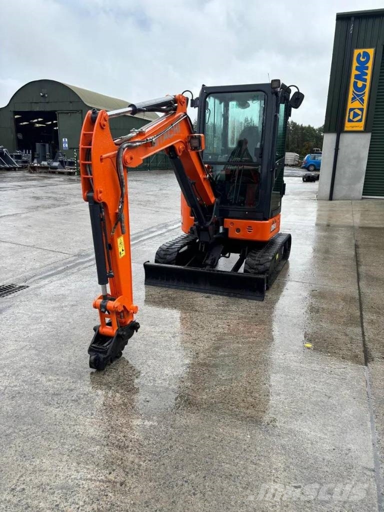 Hitachi ZX26U-6CR Mini bageri <7t