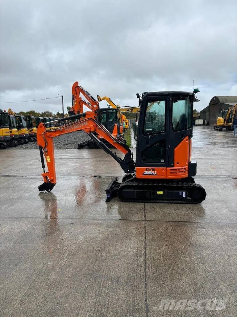 Hitachi ZX26U-6CR Mini bageri <7t