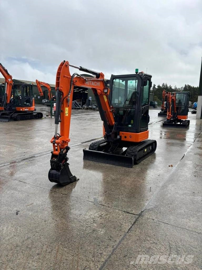 Hitachi ZX26U-6CR Mini bageri <7t