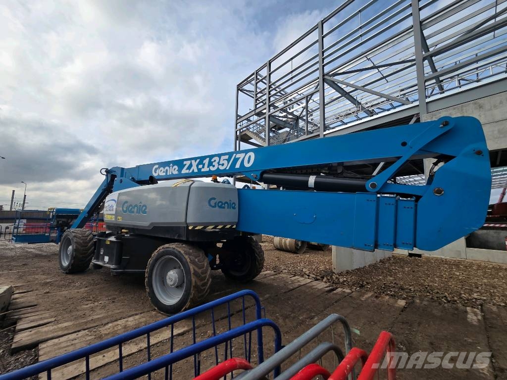 Genie ZX 135/70 曲臂高空工作平台