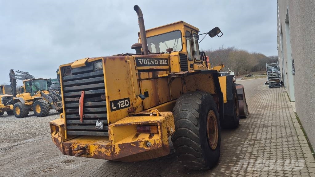 Volvo L 120 Radlader