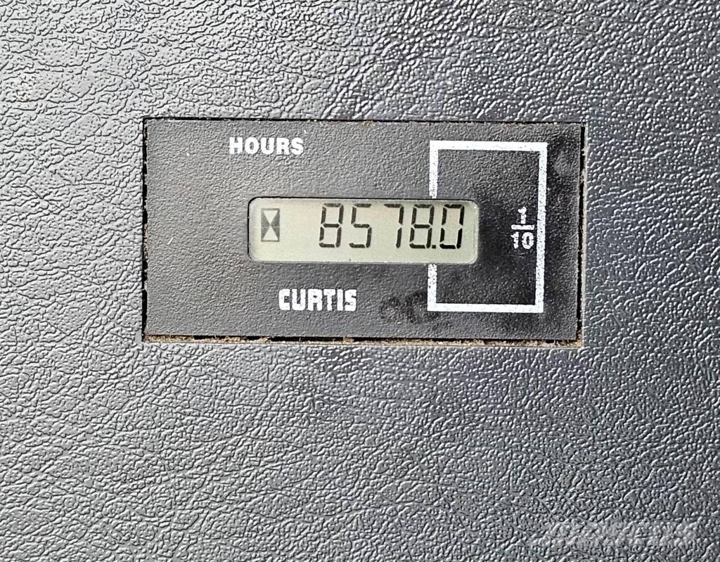 Hyundai Robex 380 LC-9 Гусеничні екскаватори