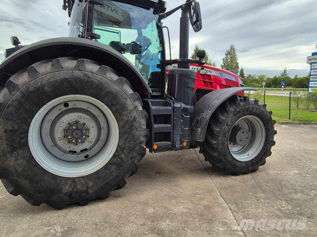 Massey Ferguson 8740S EXCLUSIVE DYNA-VT Traktori