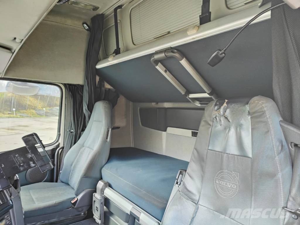 Volvo FH 13 500 Camiones con caja de remolque
