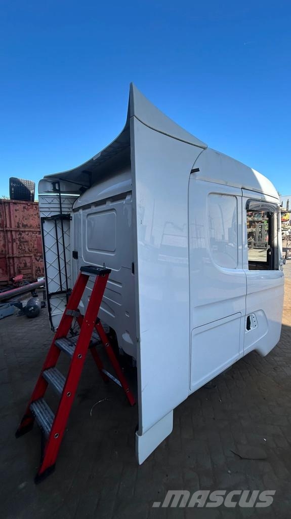 Scania Spoilerset cr 19 Cabine en interieur