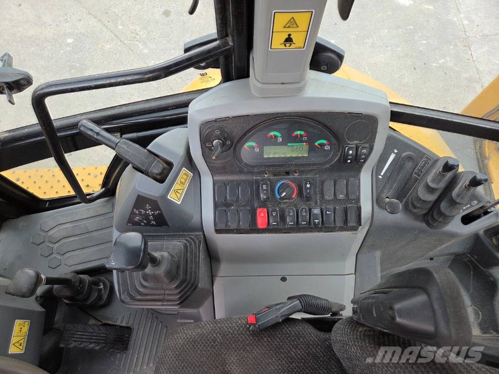 CAT 427 F 2 Εκσκαφείς Φορτωτές τύπου JCB