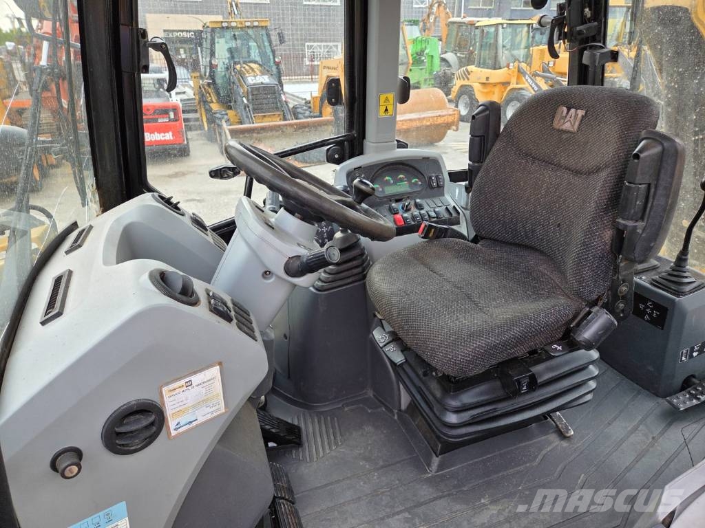 CAT 427 F 2 Εκσκαφείς Φορτωτές τύπου JCB
