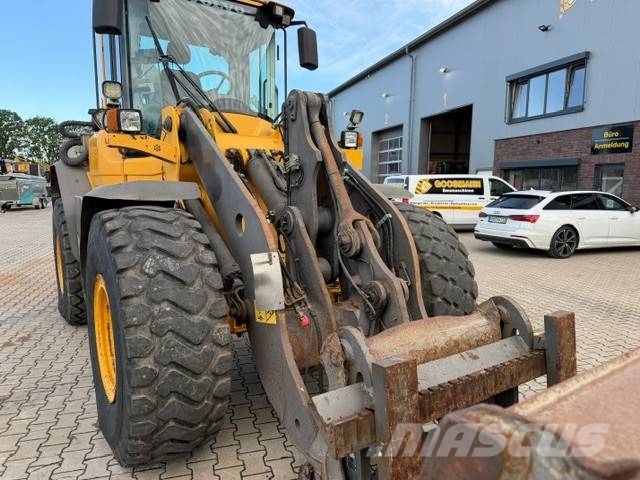 Volvo L 70 F 輪胎式裝載機
