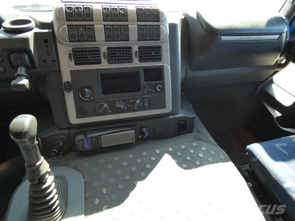 Iveco Stralis-360 Camiones grúa