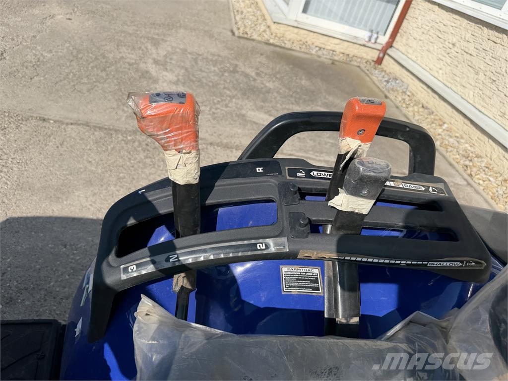VIN 2FM - Malotraktor FARMTRAC 26 4x4 hydraulika 3-val 两轮拖拉机播种机