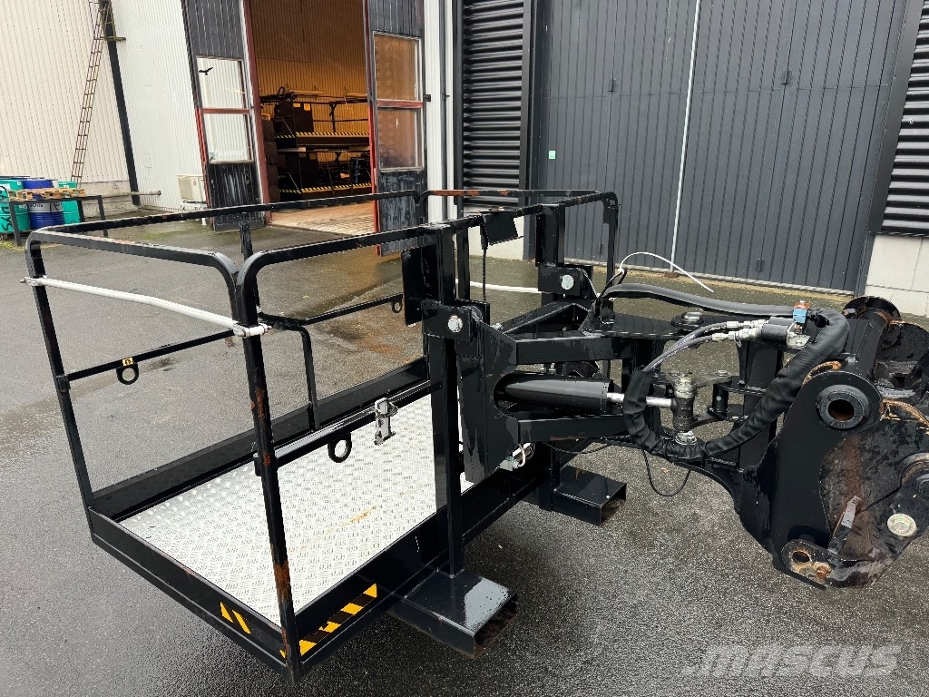 Manitou Personkorg, teleskoplastare Telescopic handlers