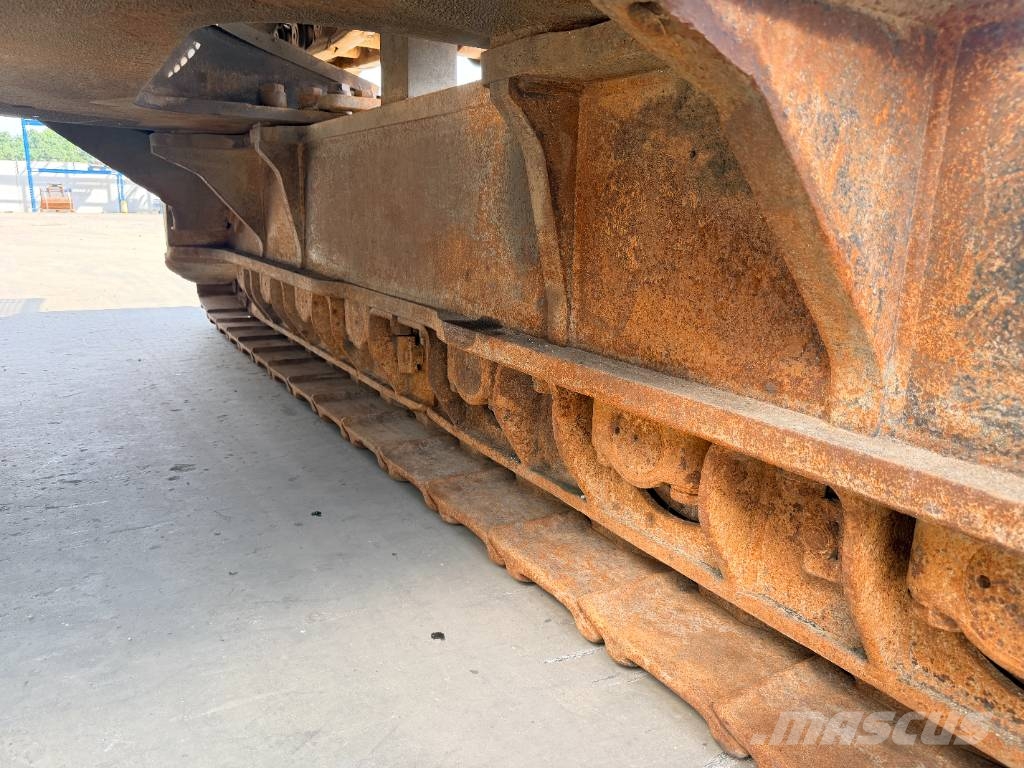 CAT 374D L Raupenbagger