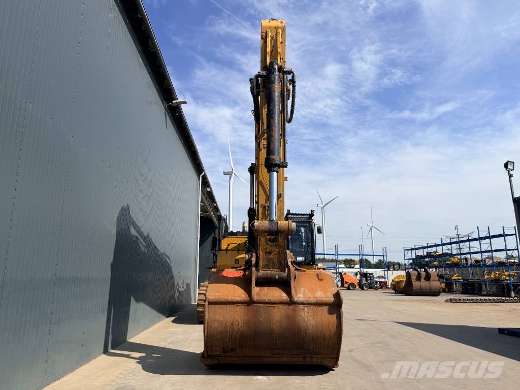CAT 374D L Raupenbagger