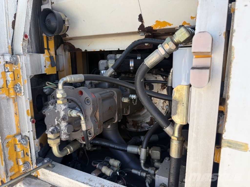 Volvo EC 140 B LC 大型油圧ショベル12t以上(パワーショベル・ユンボ)