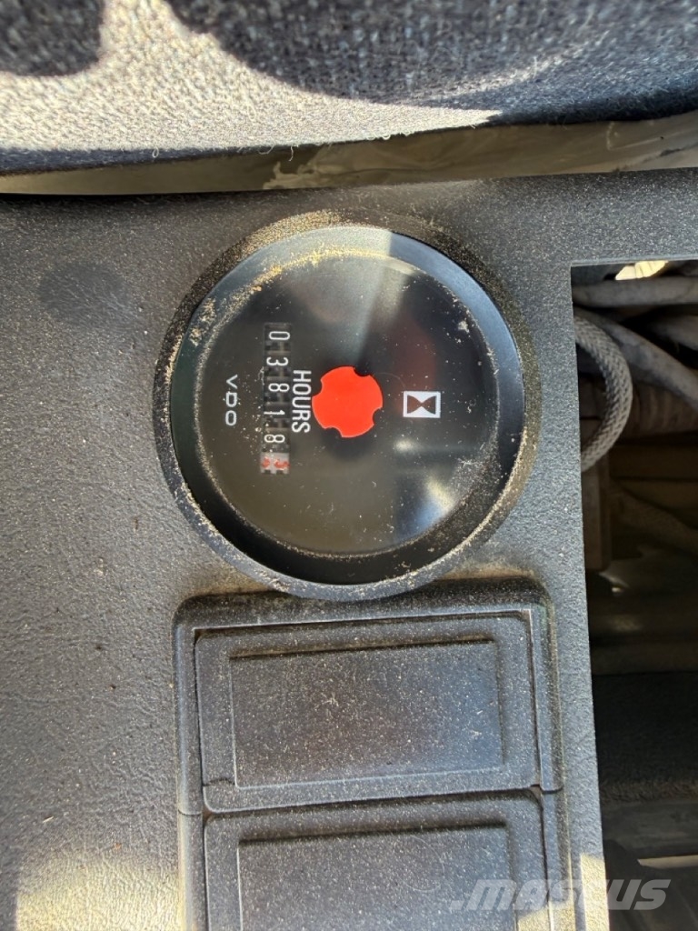 Volvo EC 140 B LC 大型油圧ショベル12t以上(パワーショベル・ユンボ)
