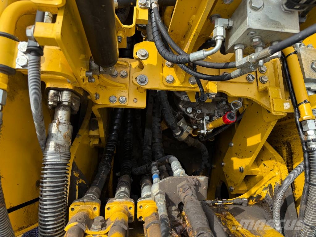 Komatsu HB 215 LC2 Rupsgraafmachines