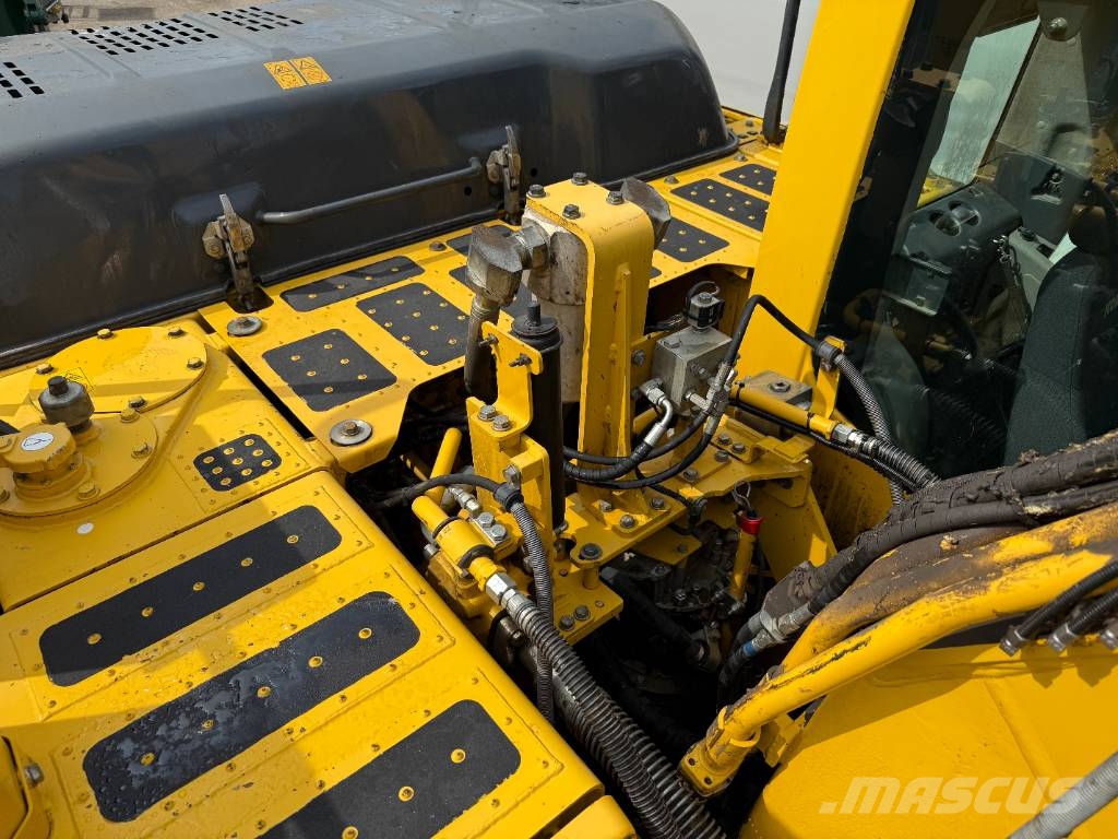 Komatsu HB 215 LC2 Rupsgraafmachines