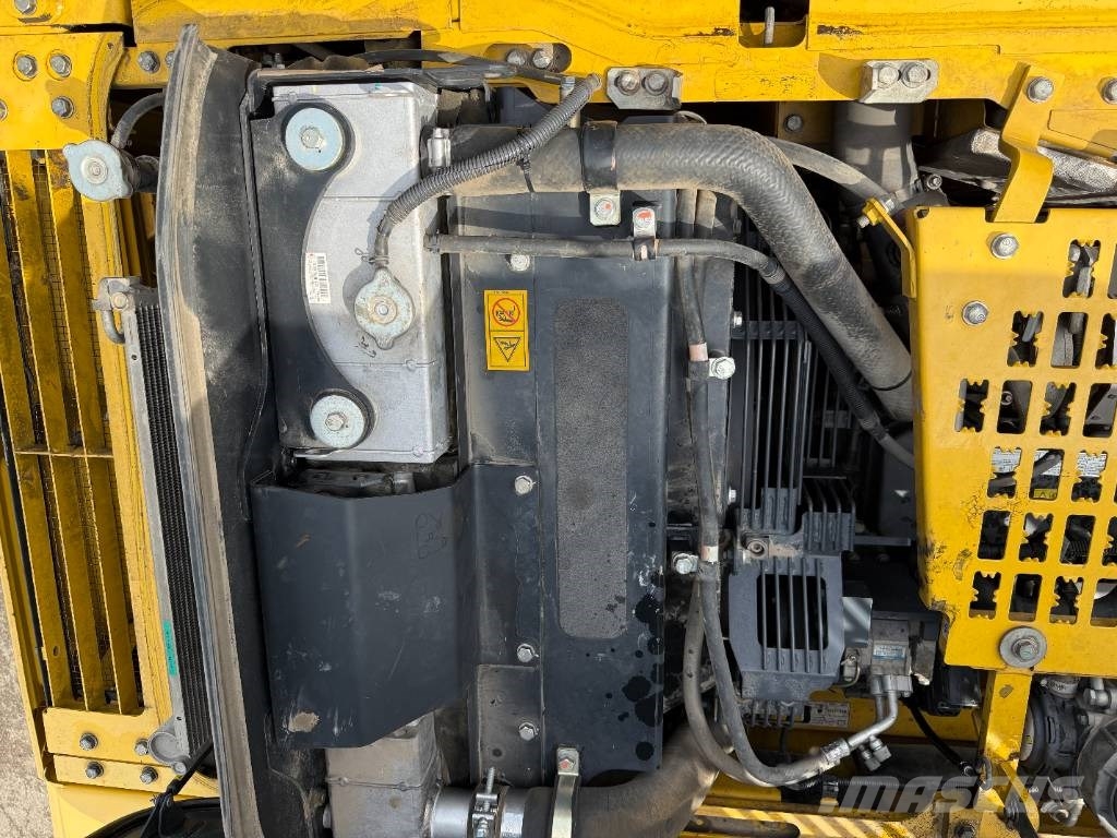 Komatsu HB 215 LC2 Rupsgraafmachines
