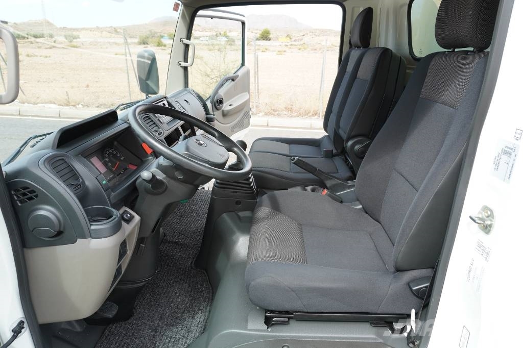 Nissan CABSTAR ***RESERVADO*** شاحنات مسطحة/مفصلية الجوانب