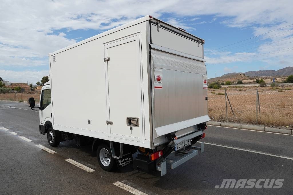 Nissan CABSTAR ***RESERVADO*** شاحنات مسطحة/مفصلية الجوانب