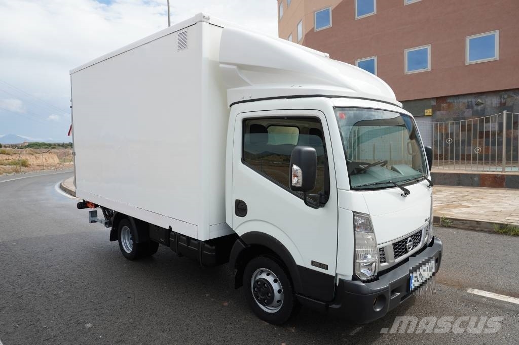 Nissan CABSTAR ***RESERVADO*** شاحنات مسطحة/مفصلية الجوانب