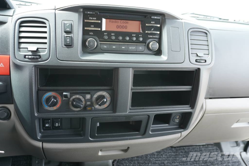Nissan CABSTAR ***RESERVADO*** شاحنات مسطحة/مفصلية الجوانب