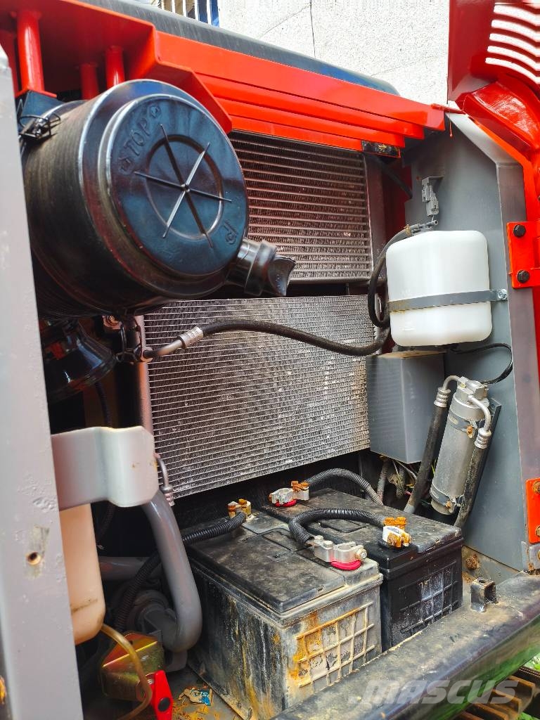 Hitachi ZX120 Bagri goseničarji