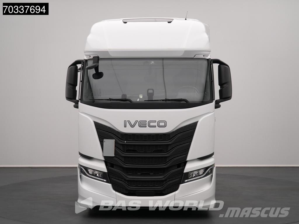 Iveco S-Way 460 4X2 Mega 2x Tanks Standklima Navi ACC Vilcēji