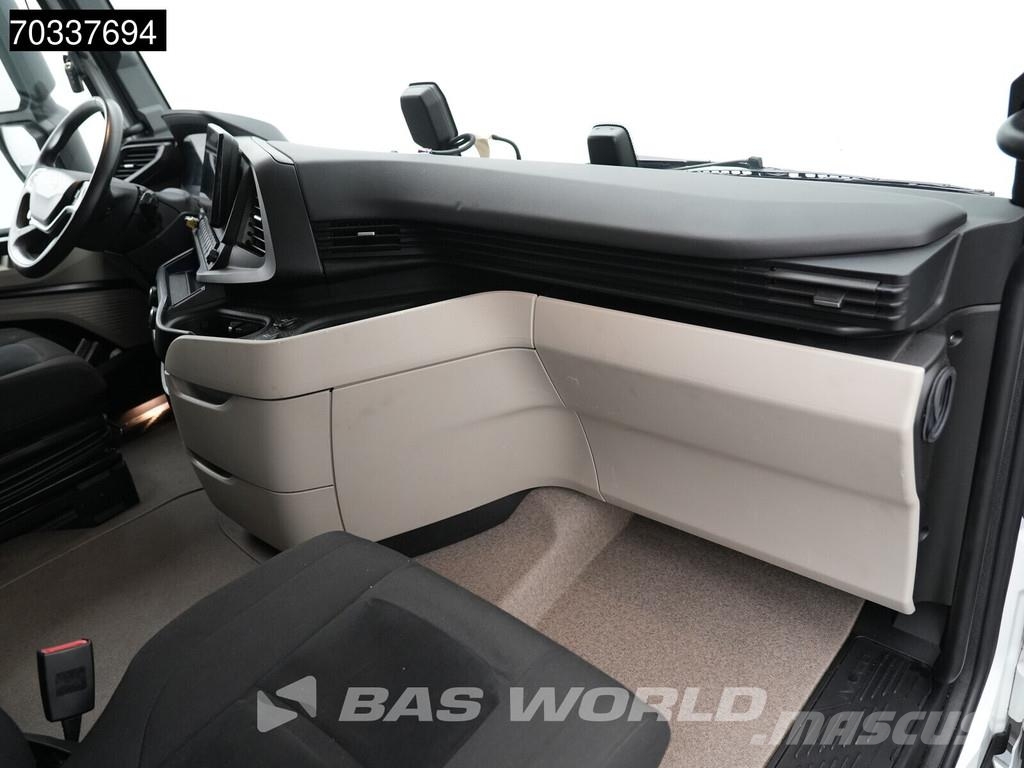 Iveco S-Way 460 4X2 Mega 2x Tanks Standklima Navi ACC Vilcēji