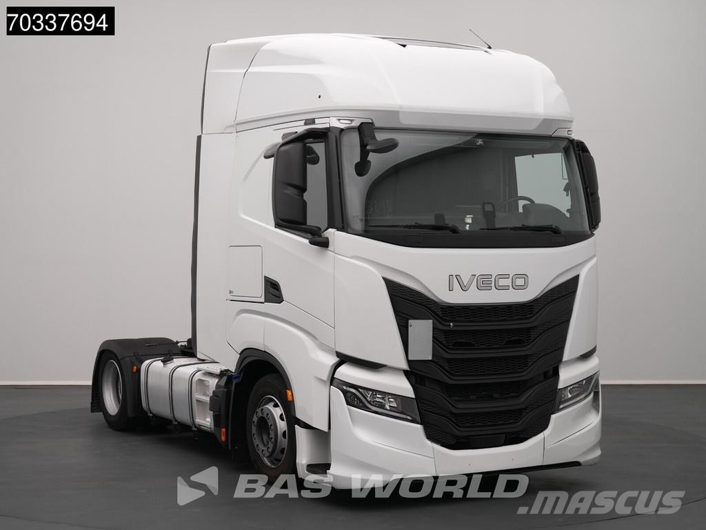 Iveco S-Way 460 4X2 Mega 2x Tanks Standklima Navi ACC Vilcēji
