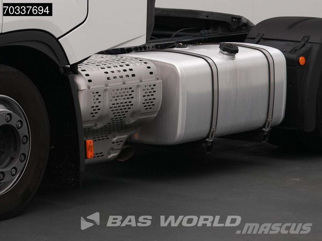 Iveco S-Way 460 4X2 Mega 2x Tanks Standklima Navi ACC Vilcēji