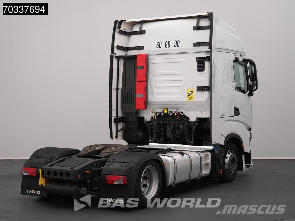 Iveco S-Way 460 4X2 Mega 2x Tanks Standklima Navi ACC Vilcēji