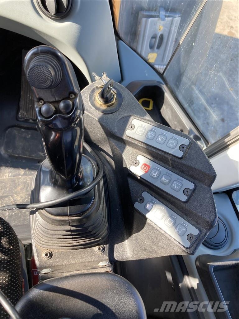 Liebherr L 566 XPower لوادر بعجل