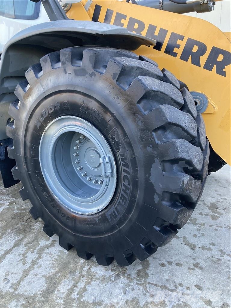 Liebherr L 566 XPower لوادر بعجل