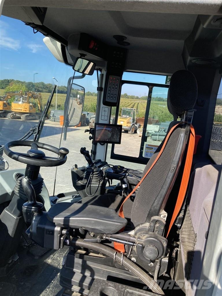 Liebherr L 566 XPower لوادر بعجل